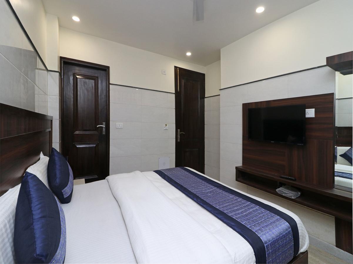 Oyo 11594 Hotel Tvs Nueva Delhi Exterior foto