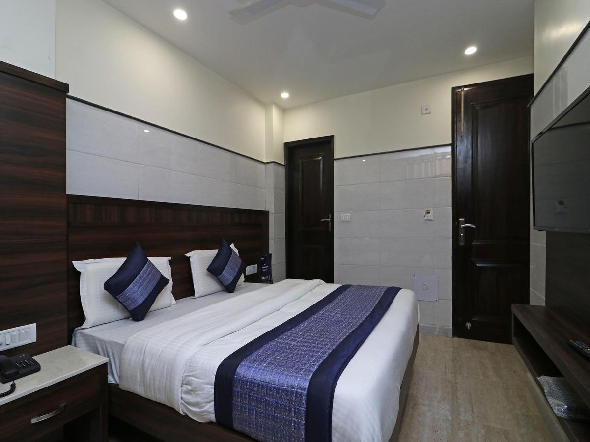 Oyo 11594 Hotel Tvs Nueva Delhi Exterior foto